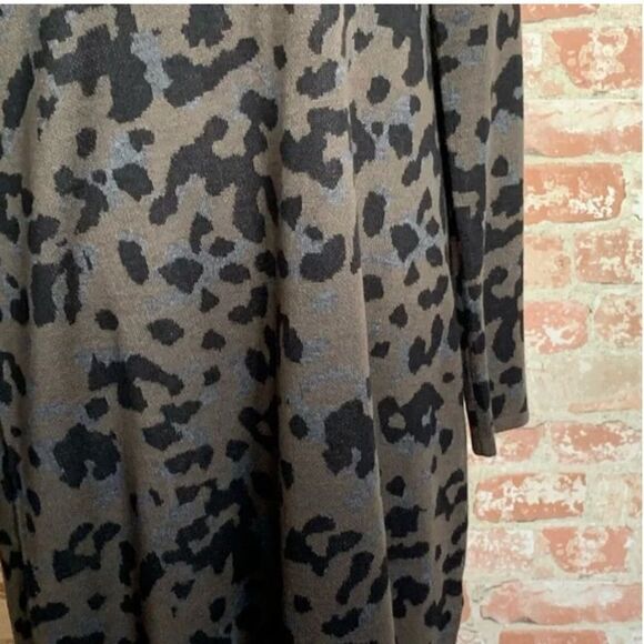JOHN + JENN EVEREVE LEOPARD PRINT SWEATERDRESS SIZE MEDIUM - Picture 9 of 10